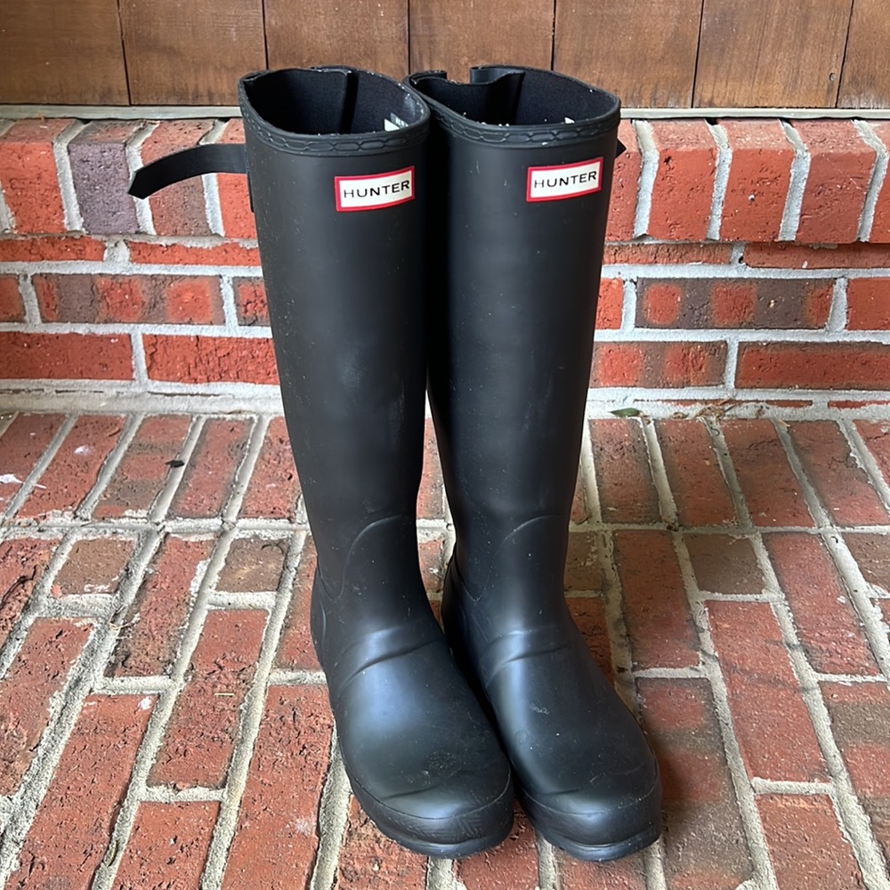 Hunter Wellies with Gussets Black Size 8